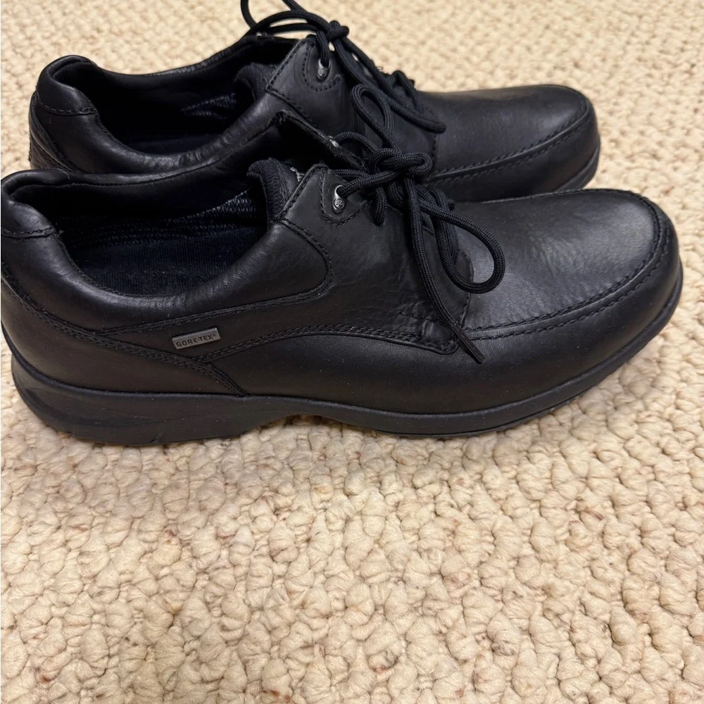 Dunham Men's Classic Black Oxfords